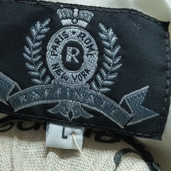 Green Sleeveless Vest - Picture 3 of 4